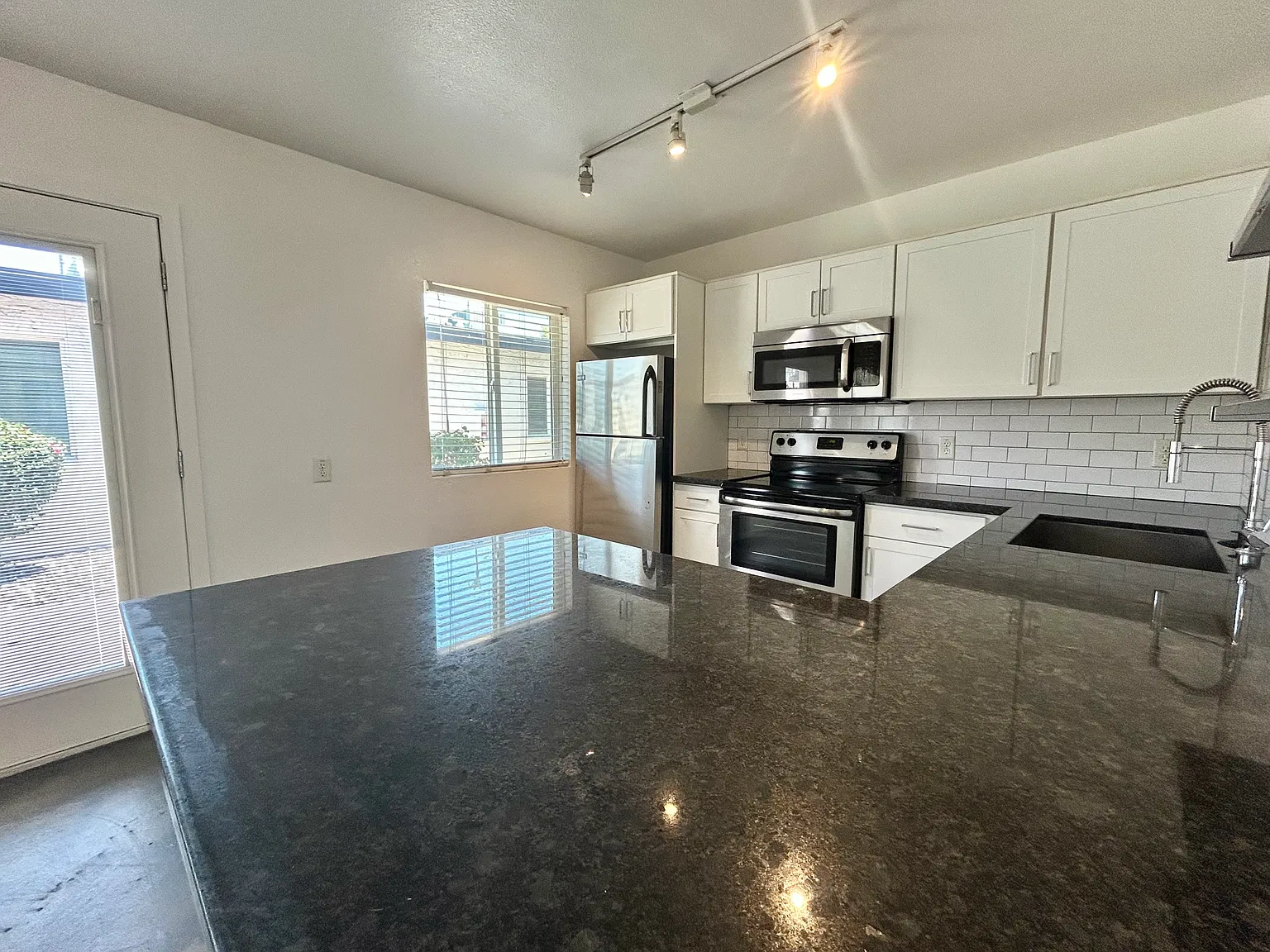 2 bed, $1,395 — Photo 3