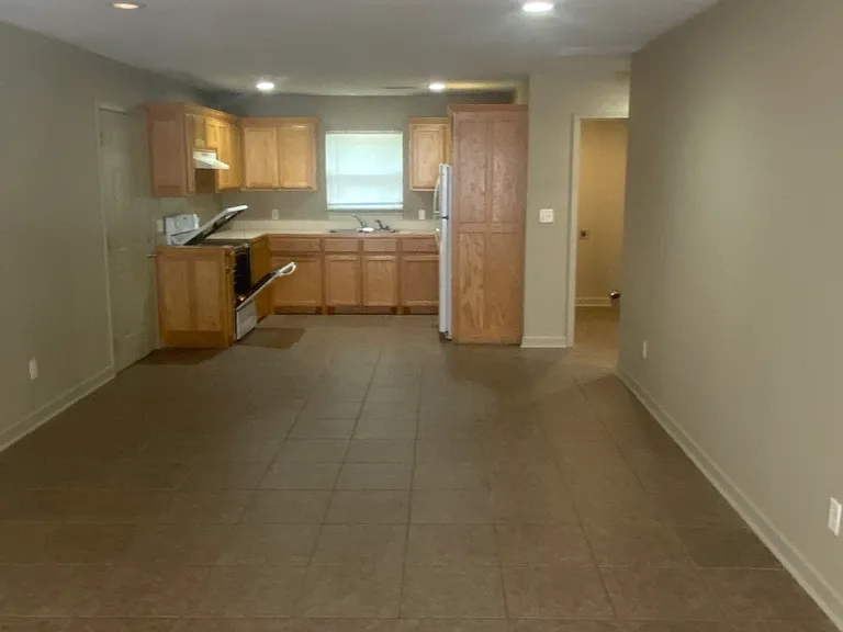144 Bledsoe Cir #A — Photo 5