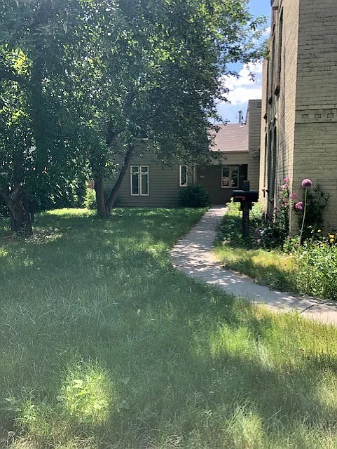 3 bed, 1.5 bath, 1250 sqft, $2,580 — Photo 1