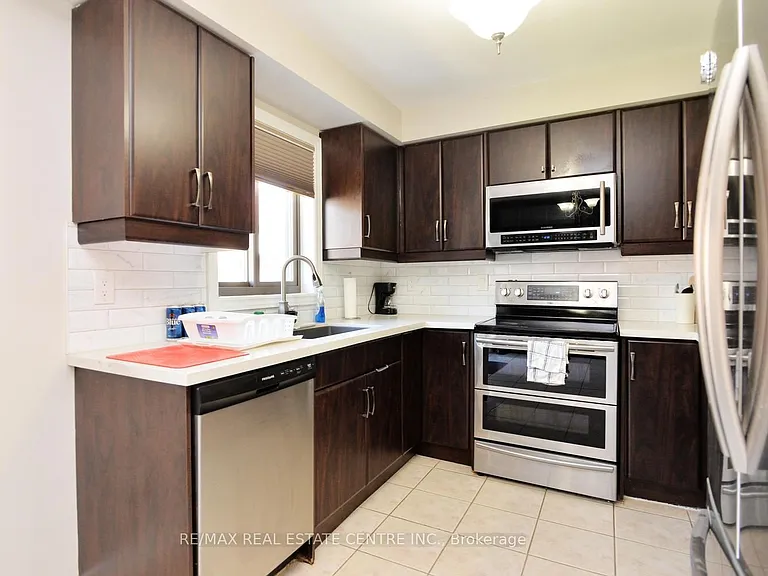 10 Sheldon Dr — Photo 17