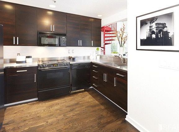 2nd image of 49 Zoe St APT 13