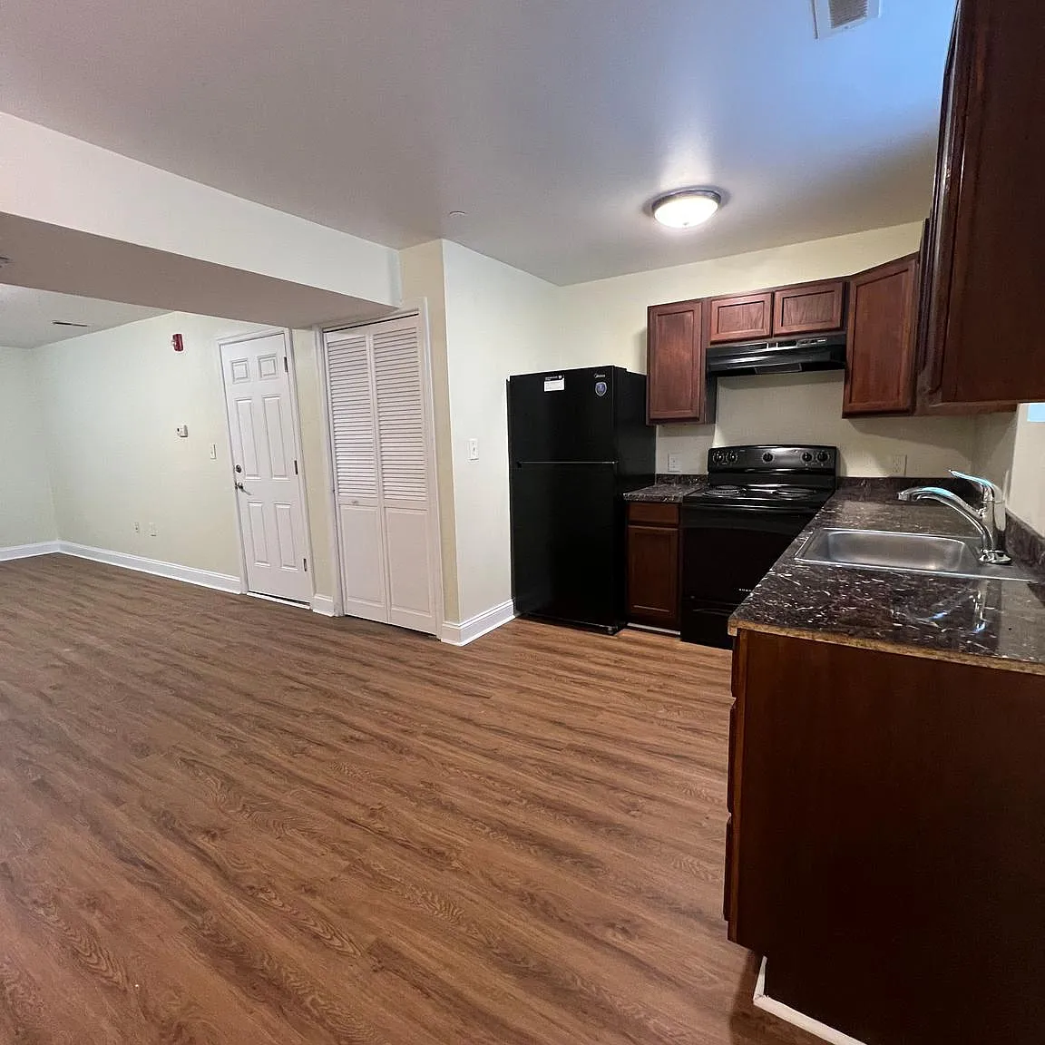 2 bed, 17856 sqft, $1,375 — Photo 3