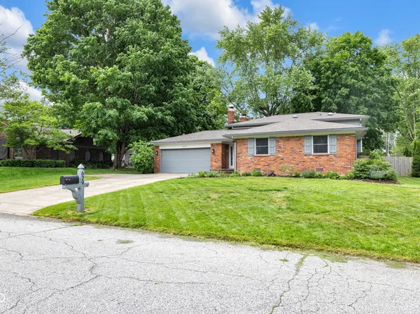 629 Williamsburg Ln, Greenwood, IN 46142