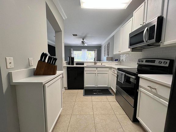 3rd image of 1747 Sedgefield Court