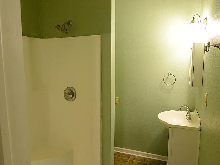 714 Coolidge St — Photo 3