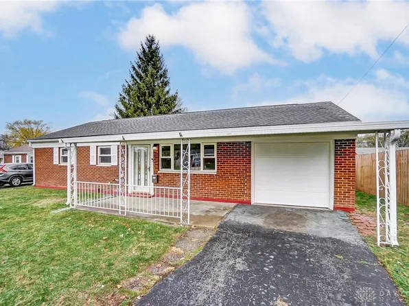 207 Carol Ln, Englewood, OH 45322