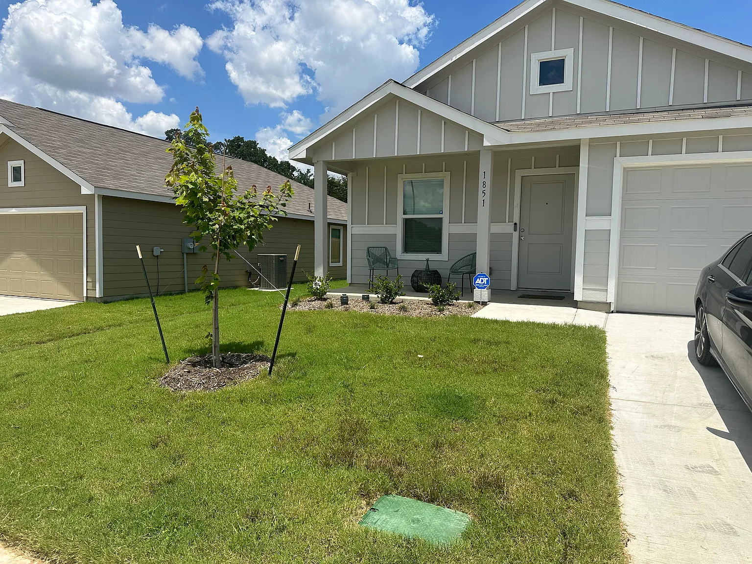 3 bed, 1260 sqft, $2,100 — Photo 2