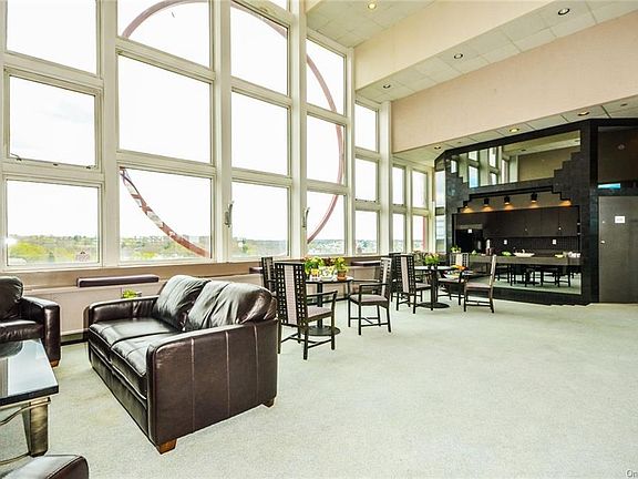 4th image of 10 Stewart Pl