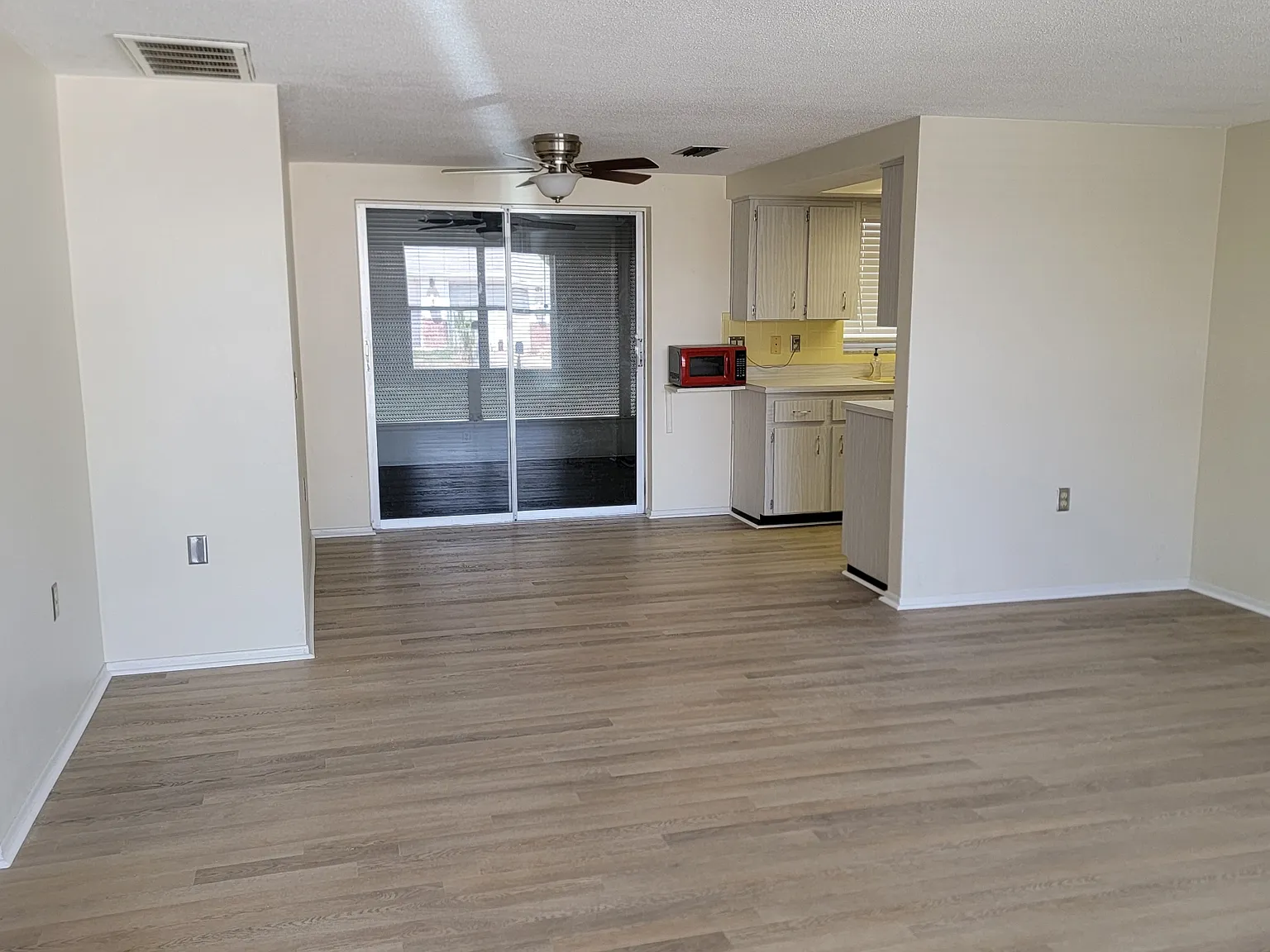6810 Mesa Verde St — Photo 2