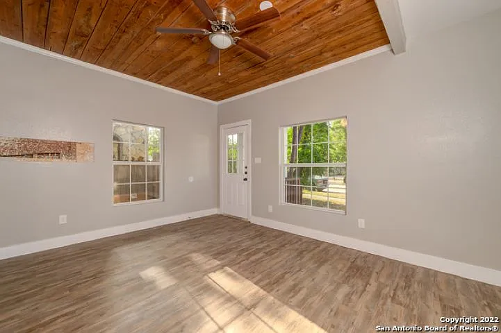 116 Cornell Ave — Photo 2