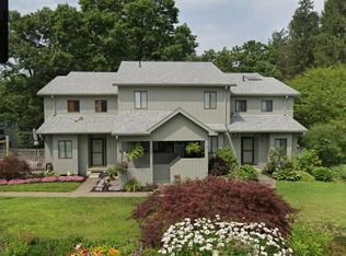 7735 Country Club Rd, Athens, OH 45701