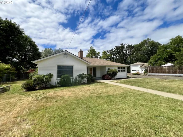 3780 Melrose Rd, Roseburg, OR 97471