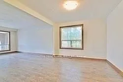 7887 Dufferin St — Photo 12