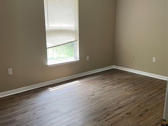 3rd image of 3001 Bonkirk Dr