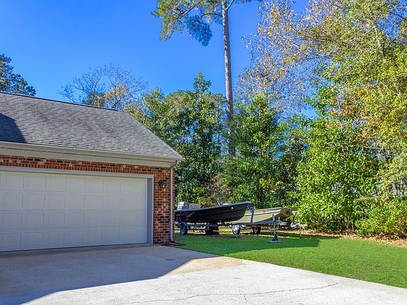 4th image of 102 Mill Pl