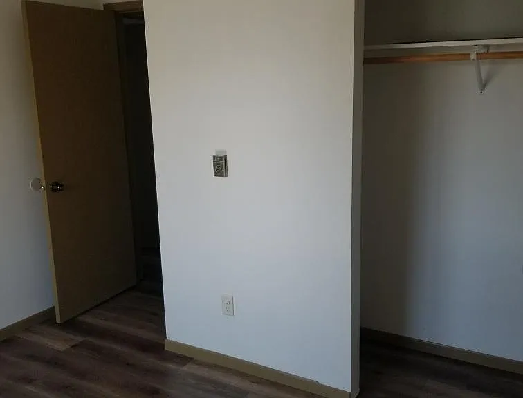 1112 Oakview Dr #6 — Photo 9