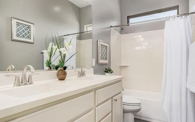 3269 E Ironside Ln — Photo 18