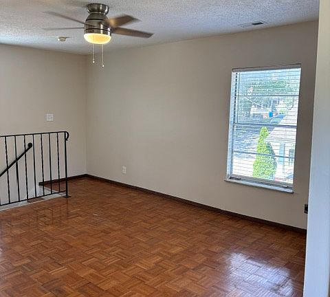 3rd image of 801 Eleanor St #1