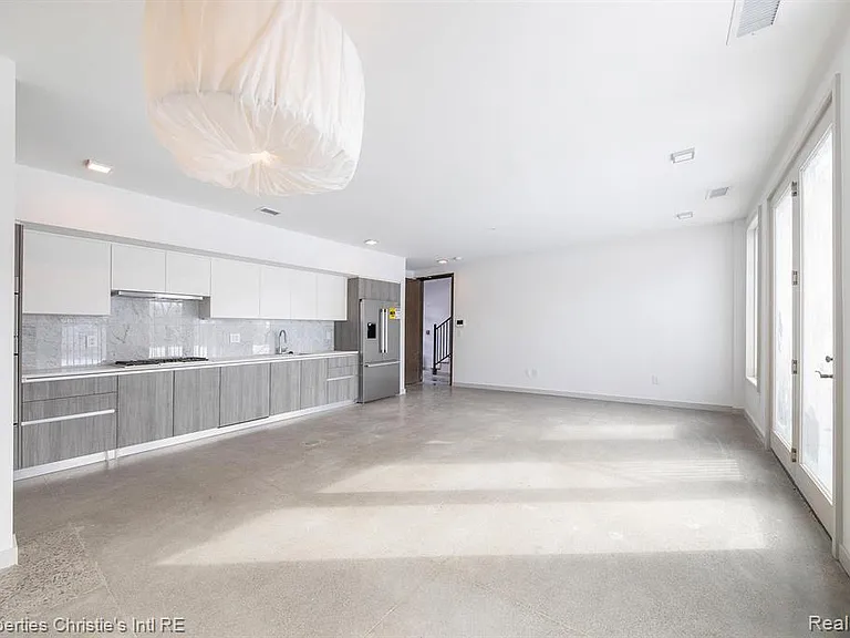 1454 Townsend #26 — Photo 5