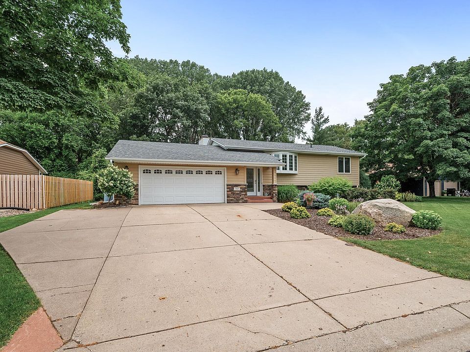 yayaページ Yaya - Button Up Blouse - MonAmie Boutique