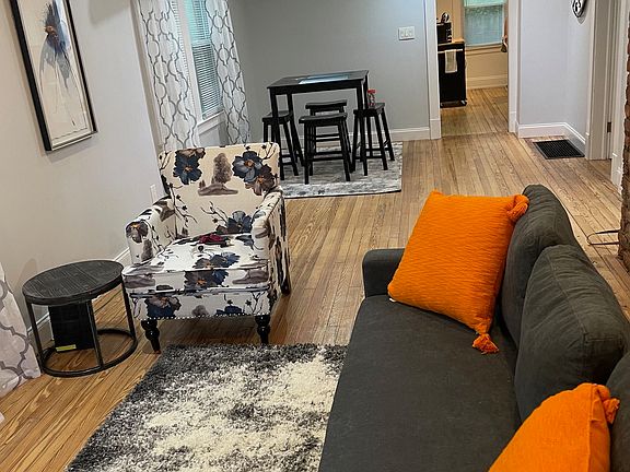 4th image of 929 Jefferson Ave APT 1