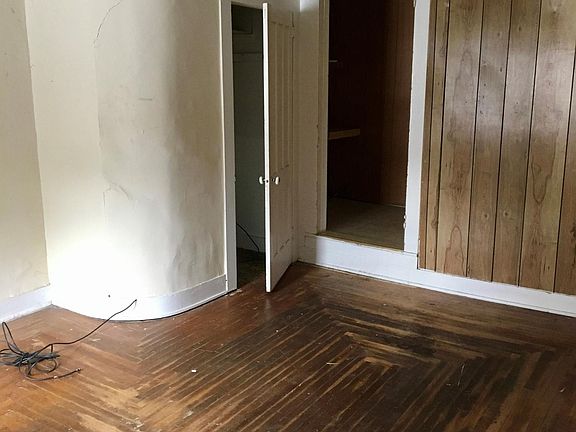 3rd image of 143 Main St APT 4
