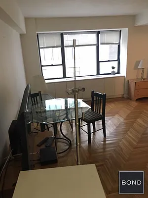 Rented by Bond New York | media 17