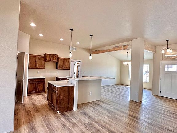 3rd image of 860 S McCulloch Ct