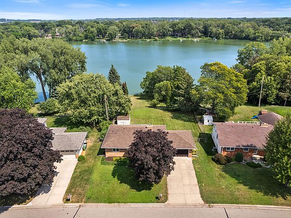 2nd image of 1115 Pike Lake Dr
