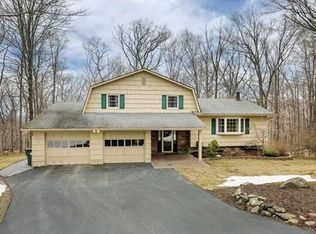 25 Mandy Ln, Washingtonville, NY 10992