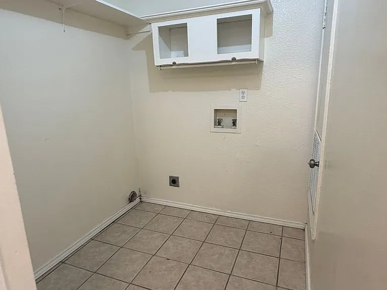 808 Catherine Dr — Photo 11