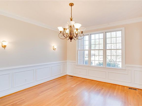 4th image of 5101 Waterford Pl
