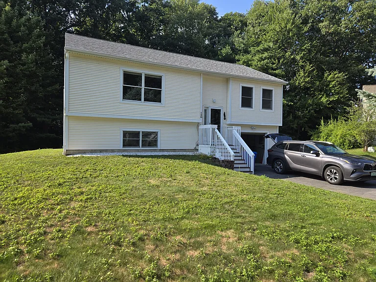 140 Birch Ct — Photo 1