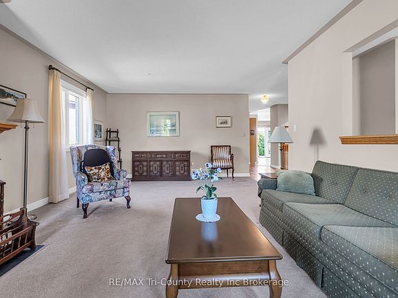 5th image of 210 Baldwin St