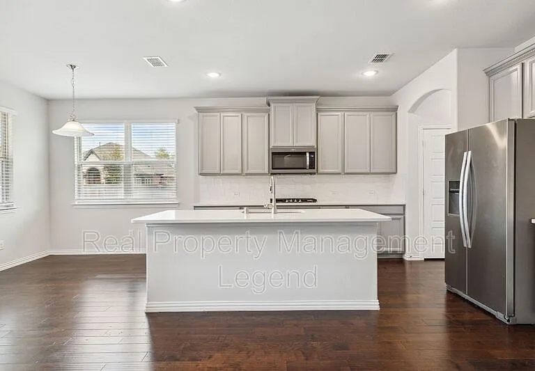 1833 Meadow Trail Ln — Photo 15