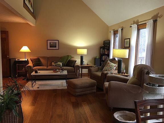 2nd image of 2211 E Ashwood Cir