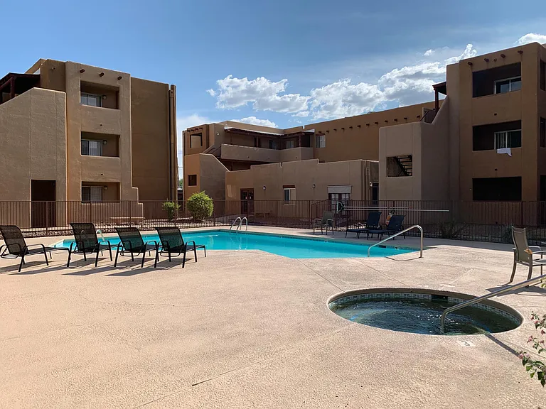 1810 E Blacklidge Dr #718 — Photo 33