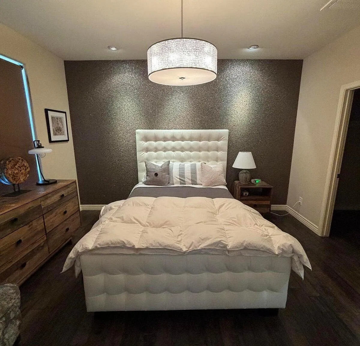 2 bed, 2.0 bath, 1456 sqft, $4,995 — Photo 4