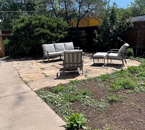 flagstone patio area