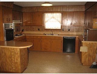 3rd image of 427 Bernard Ave