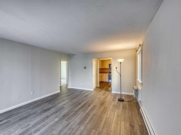 3rd image of 601 Fox Run Ln