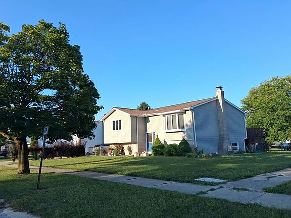 2nd image of 8690 Lillian Dr