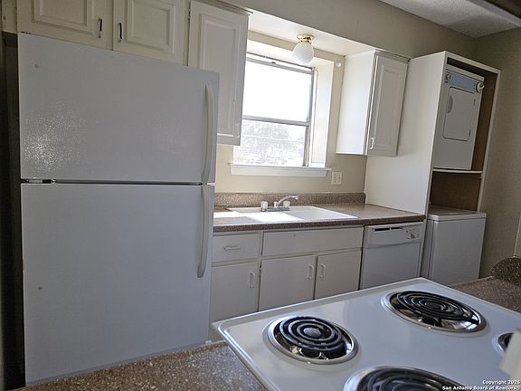 4th image of 3243 Nacogdoches Rd #910