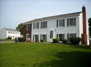 154 Carriage House Dr, Willow Street, PA 17584