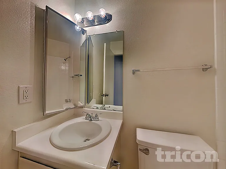 20812 N 11th Ave — Photo 15