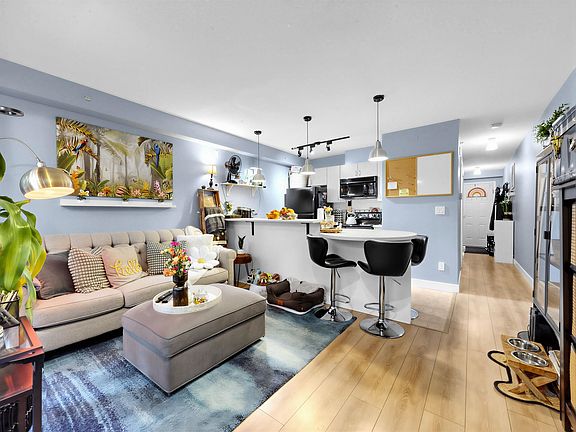 3rd image of 528 Rochester Ave #514
