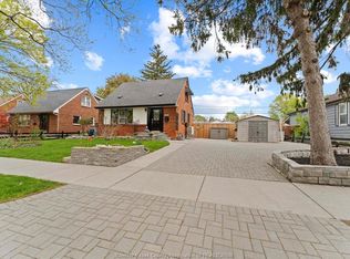 1086 Villaire Ave, Windsor, ON N8S 2J8