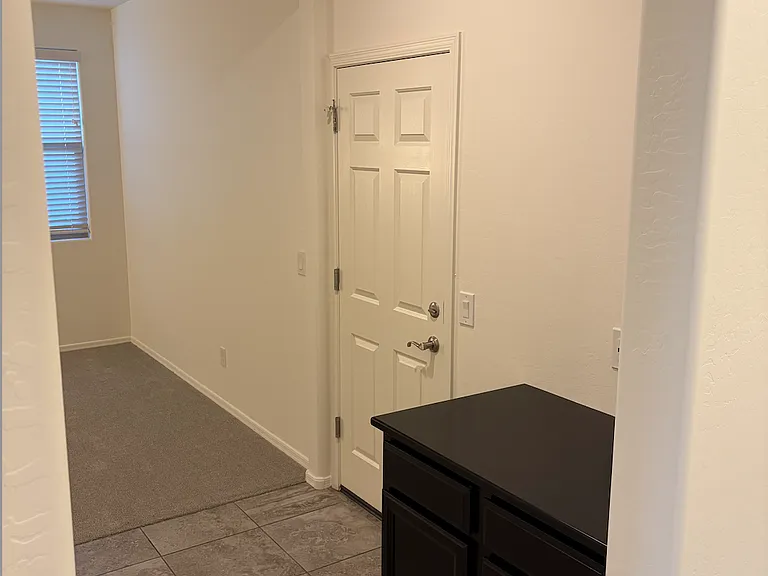 2146 W Tobias Way — Photo 25
