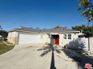 17965 Cantara St, Reseda, CA 91335