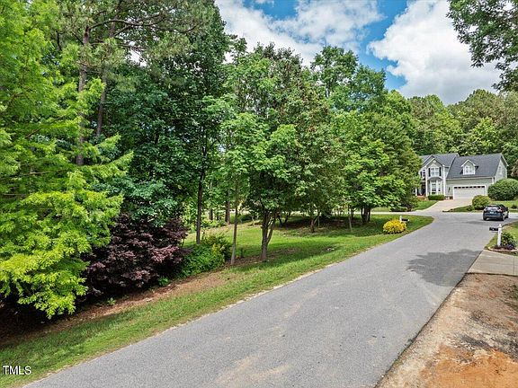 2nd image of 26 Ainsley Ct #116